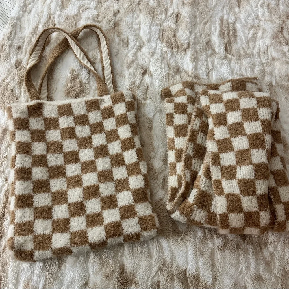 Free People Checkers Carry On Scarf & Tote Set Caramel Brown and Cream - Picture 5 of 8
